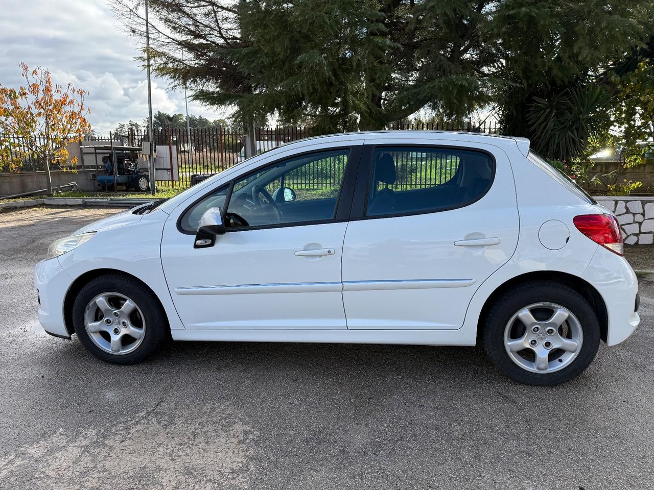 Peugeot 207 Plus 1.4 8V 75CV 5p. ECO GPL CASA MADRE