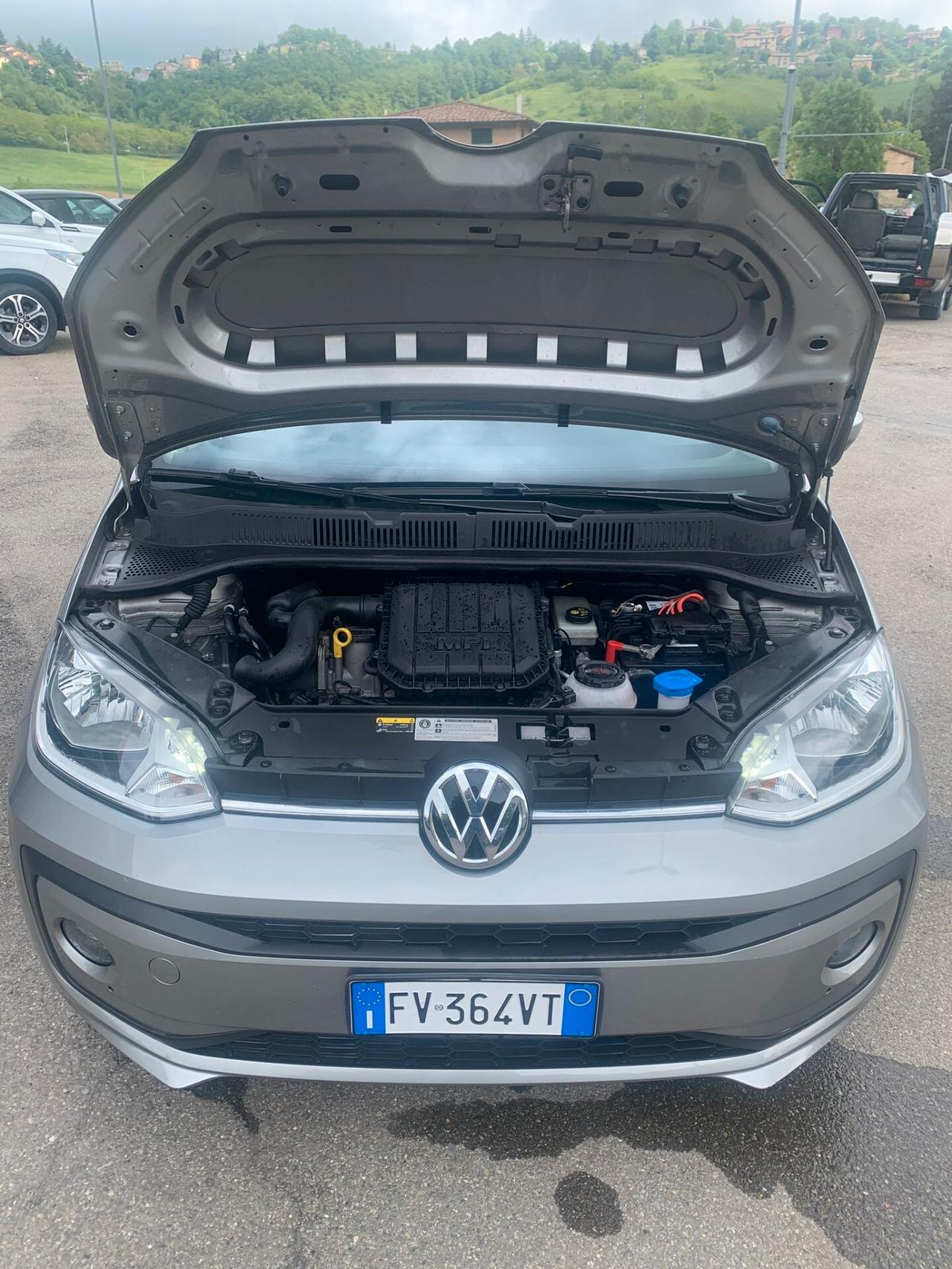 Volkswagen up! benzina-neo patentati-anno 2019-38000 km-unico propr-full optional- perfetta- sempre tagliandata