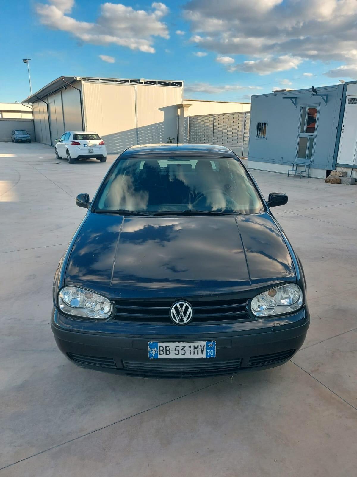 Volkswagen Golf 1.6 cat 5 porte Highline GPL