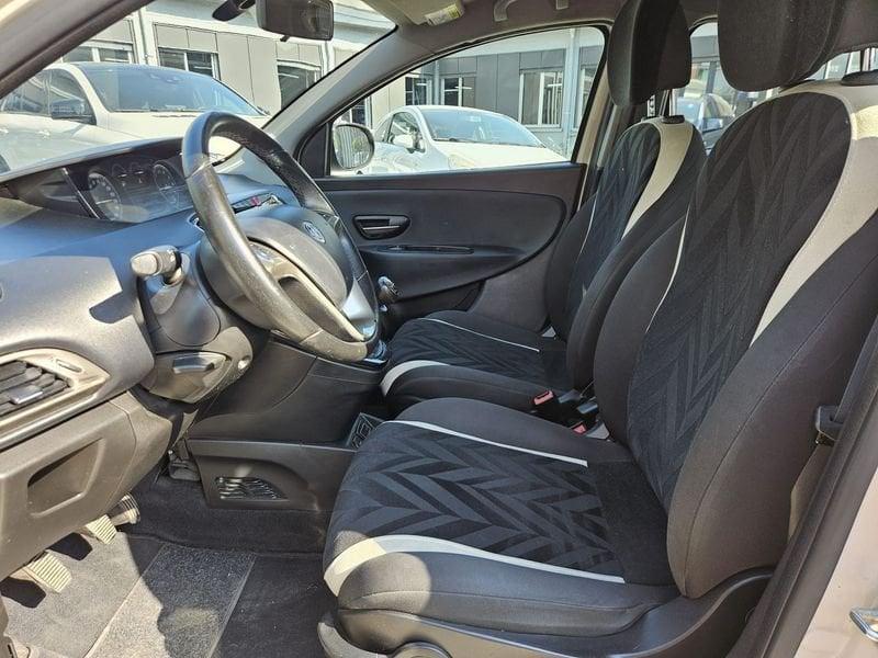 Lancia Ypsilon 1.2 69 CV Opening Edition