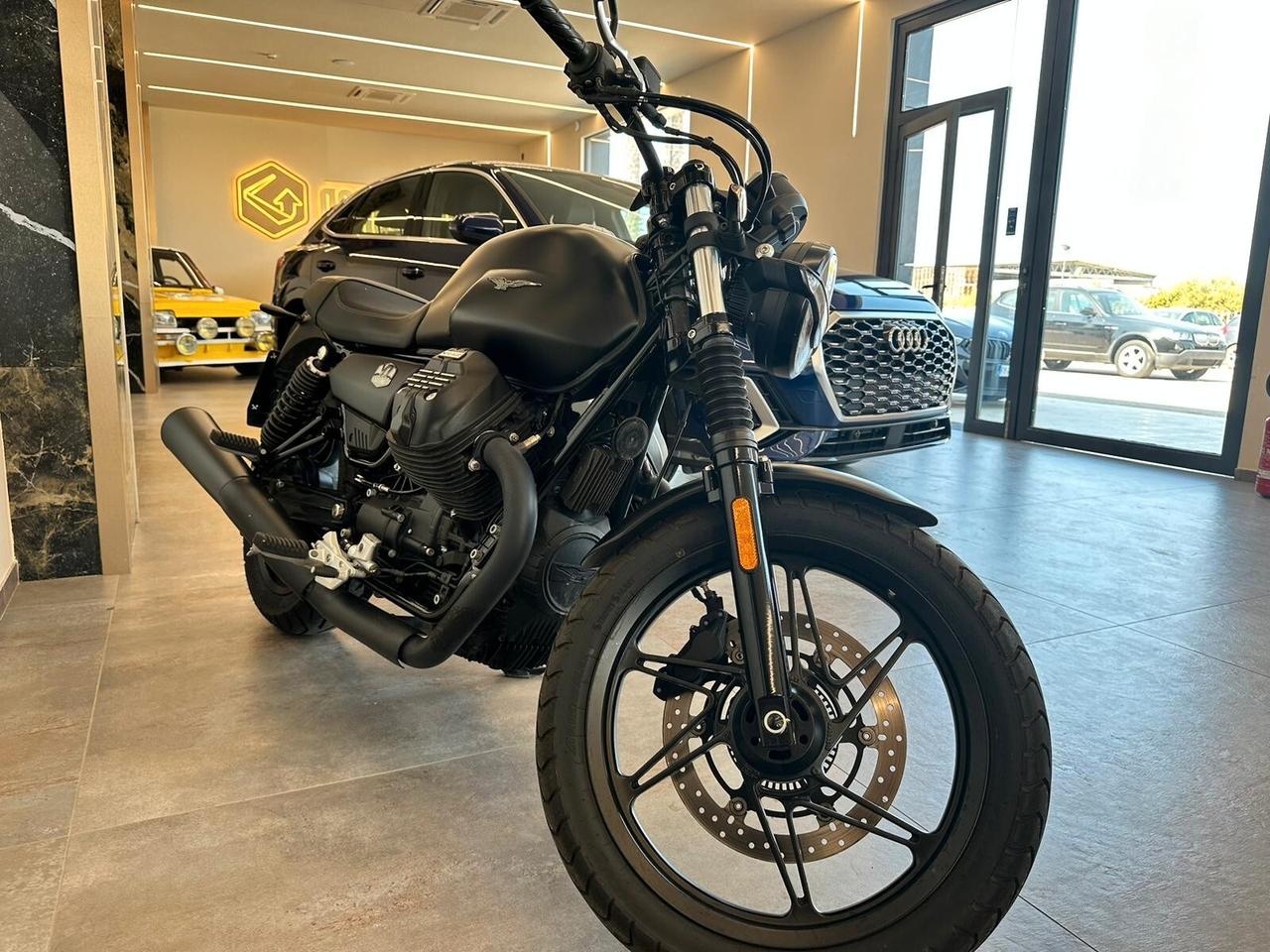 Moto Guzzi V7 Stone 850 4450 KM 2022