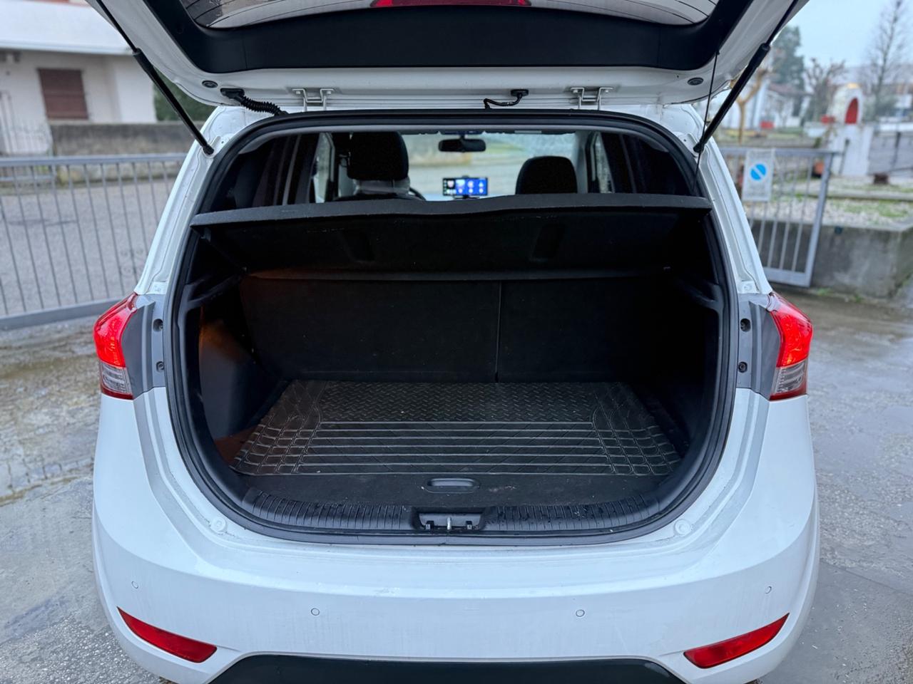 Hyundai iX20 1.6 CRDI FULL TETTO APRIBILE NEOPATENTATI