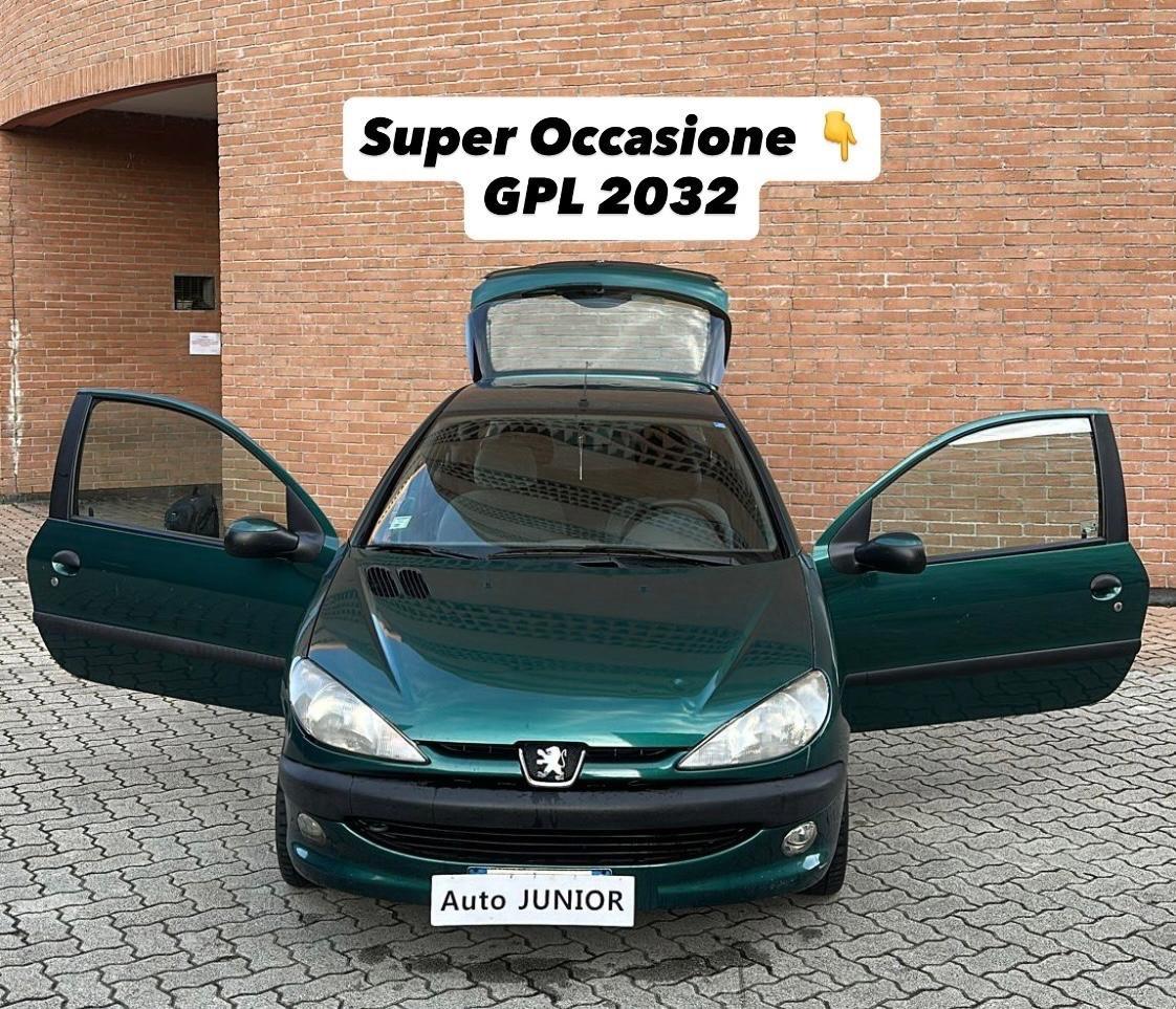 Peugeot 206 1.1 3p. XR