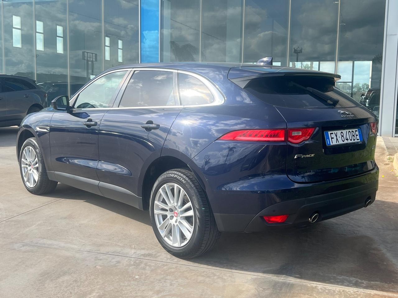 Jaguar F-Pace 2.0d Pure 240cv OFFERTA T-STOCK PREZZO IMPERDIBILE