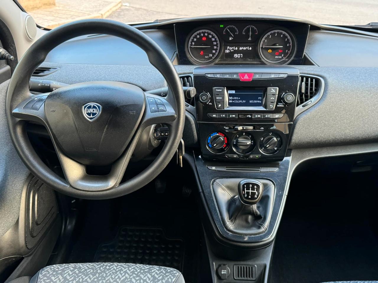 LANCIA YPSILON 1.2 BENZINA 69 CV. ELEFANTINO BLU PERFETTA