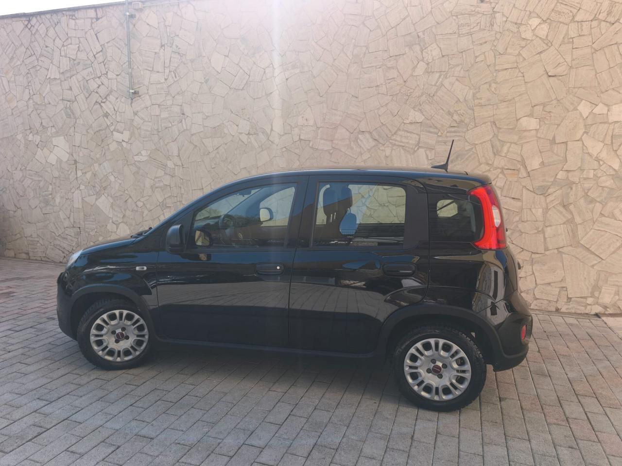 Fiat Panda 1.0 FireFly S&S Hybrid Garmin
