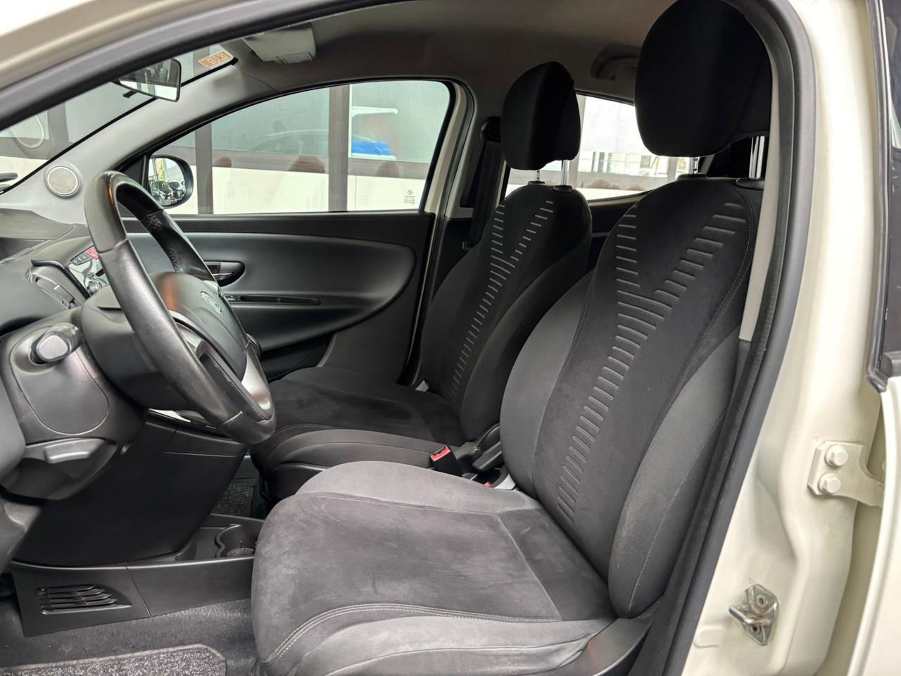 Lancia Ypsilon 1.2 69 CV Platinum