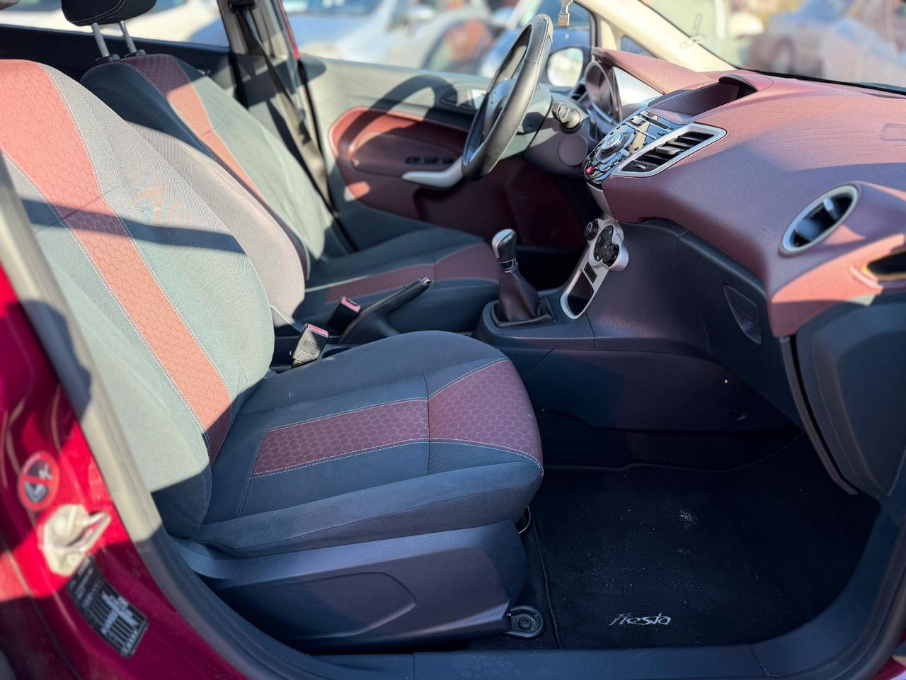 Ford Fiesta 1.4 TDCi (120.000KM) NEOPATENTATI