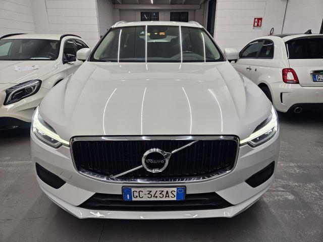 Volvo XC60 XC60 II 2018 2.0 b4 Momentum Pro awd auto