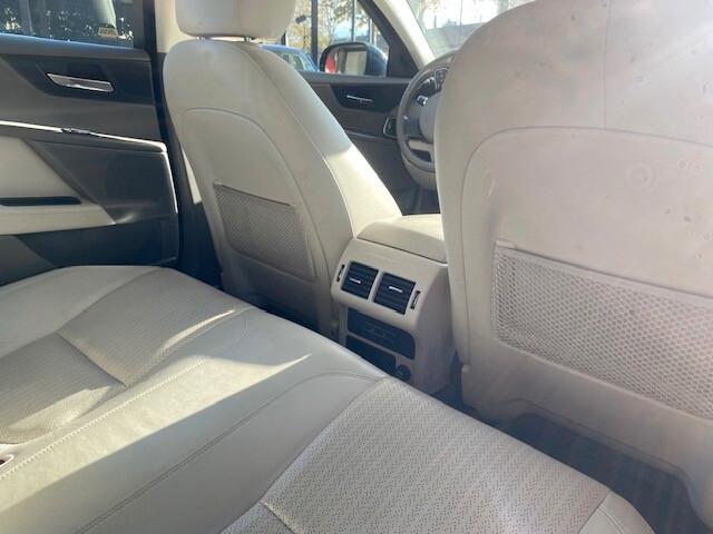 Jaguar XE 2.0 D Turbo Prestige