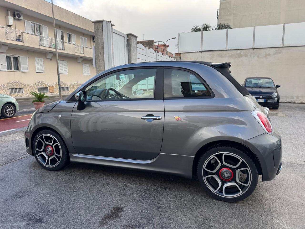 Abarth 500C 1.4 TURBOBENZINA 140CV 2010