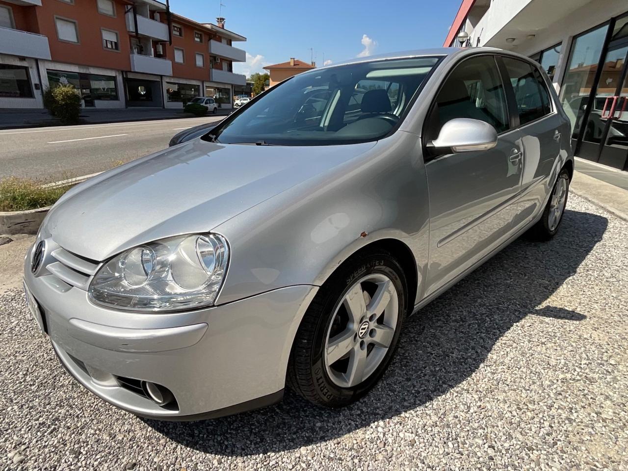 Volkswagen Golf 2.0 TDI DPF 4mot. 5p. Sportline