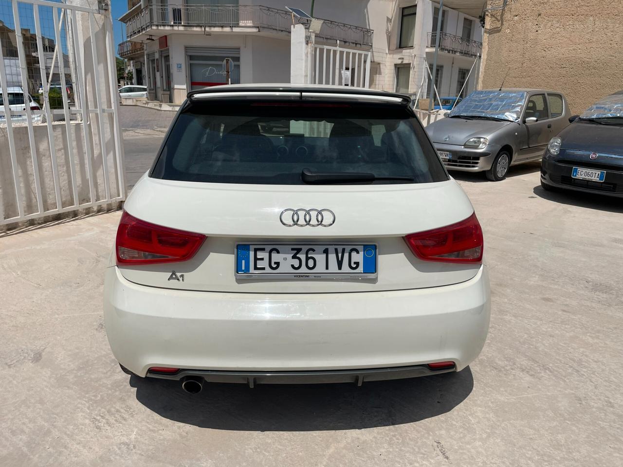 AUDI A1 1.6 TDI 105CV AMBITION PROMO ESTATE