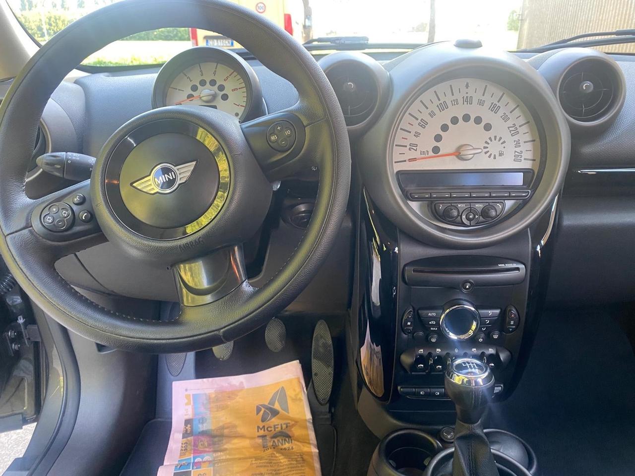 MINI 1.6 D COOPER COUNTRYMAN MOLTO BELLA GUARDA
