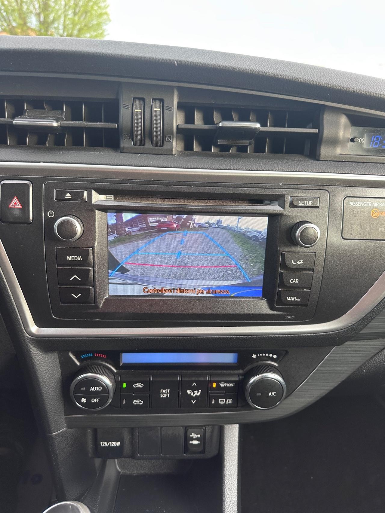 Toyota Auris Touring Sports 1.4 D-4D Lounge