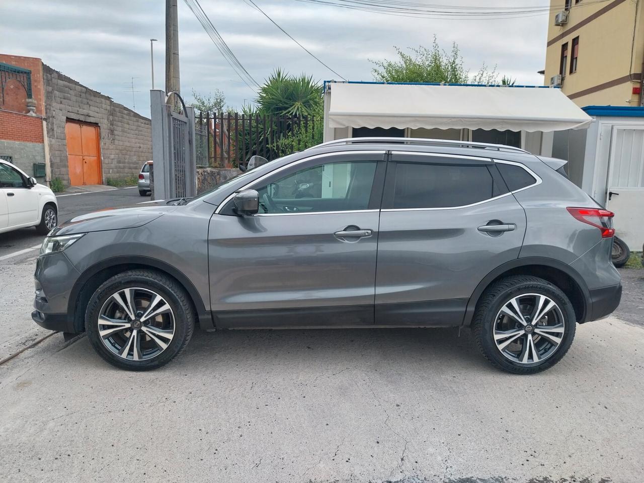 NISSAN QASHQAI 1.5 DIESEL N-CONNECTA SOLO 70.000 KM