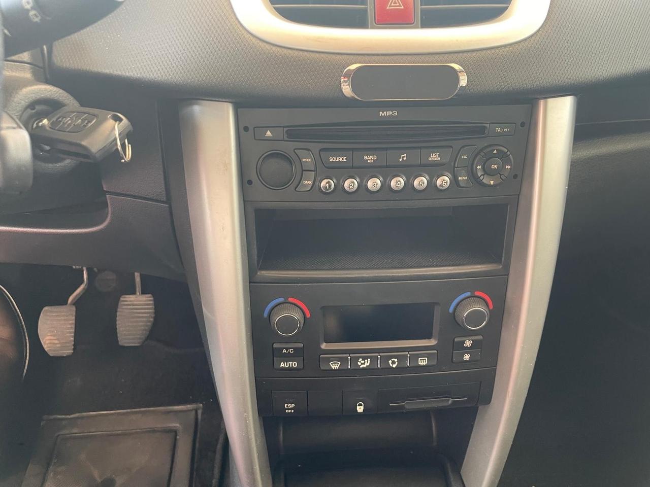 Peugeot 207 1.4 VTi 95CV SW X Line