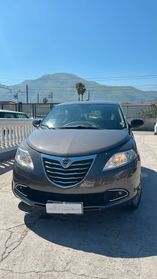 Lancia Ypsilon 0.9 TwinAir 85 CV 5 porte Metano Ecochic Silver