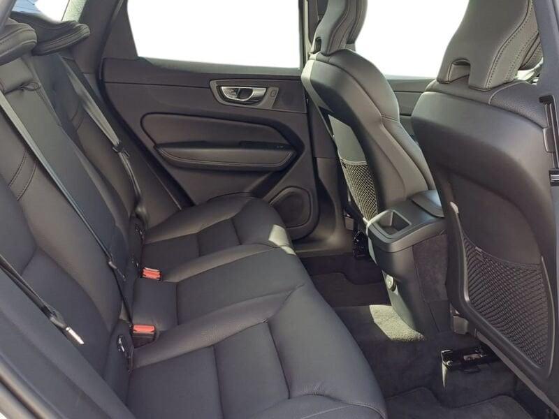 Volvo XC60 B4 197+14 CV AWD Automatica Mild Hybrid Diesel Plus Dark N1 Autocarro