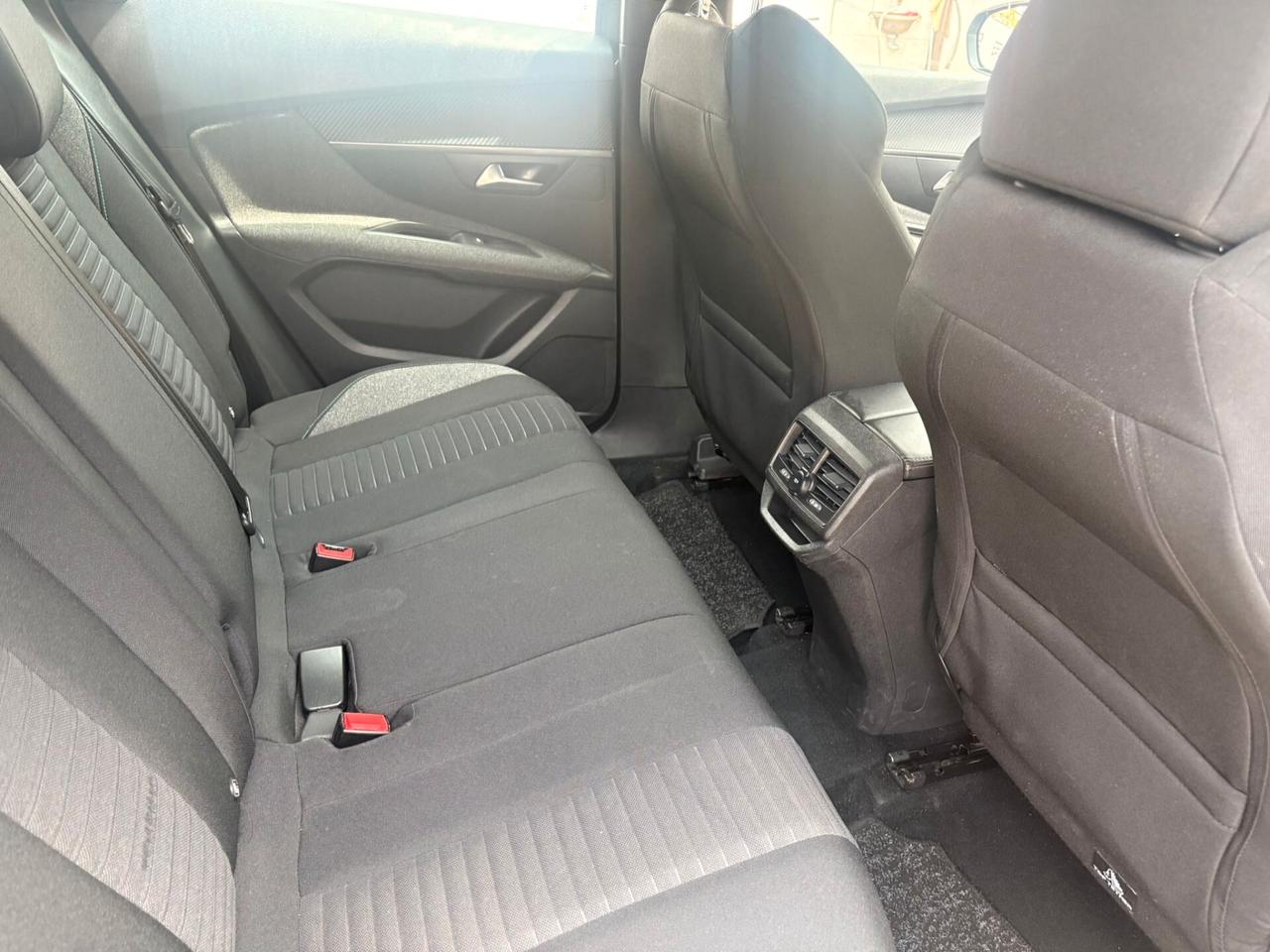 Peugeot 3008 BlueHDi 130 S&S Active Pack