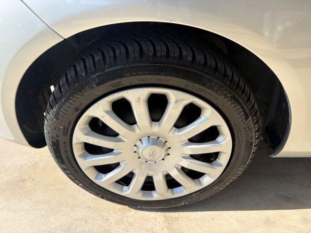 FORD Fiesta 1.2 82CV 5 porte OK NEOPATENTATI EURO 5 BENZINA