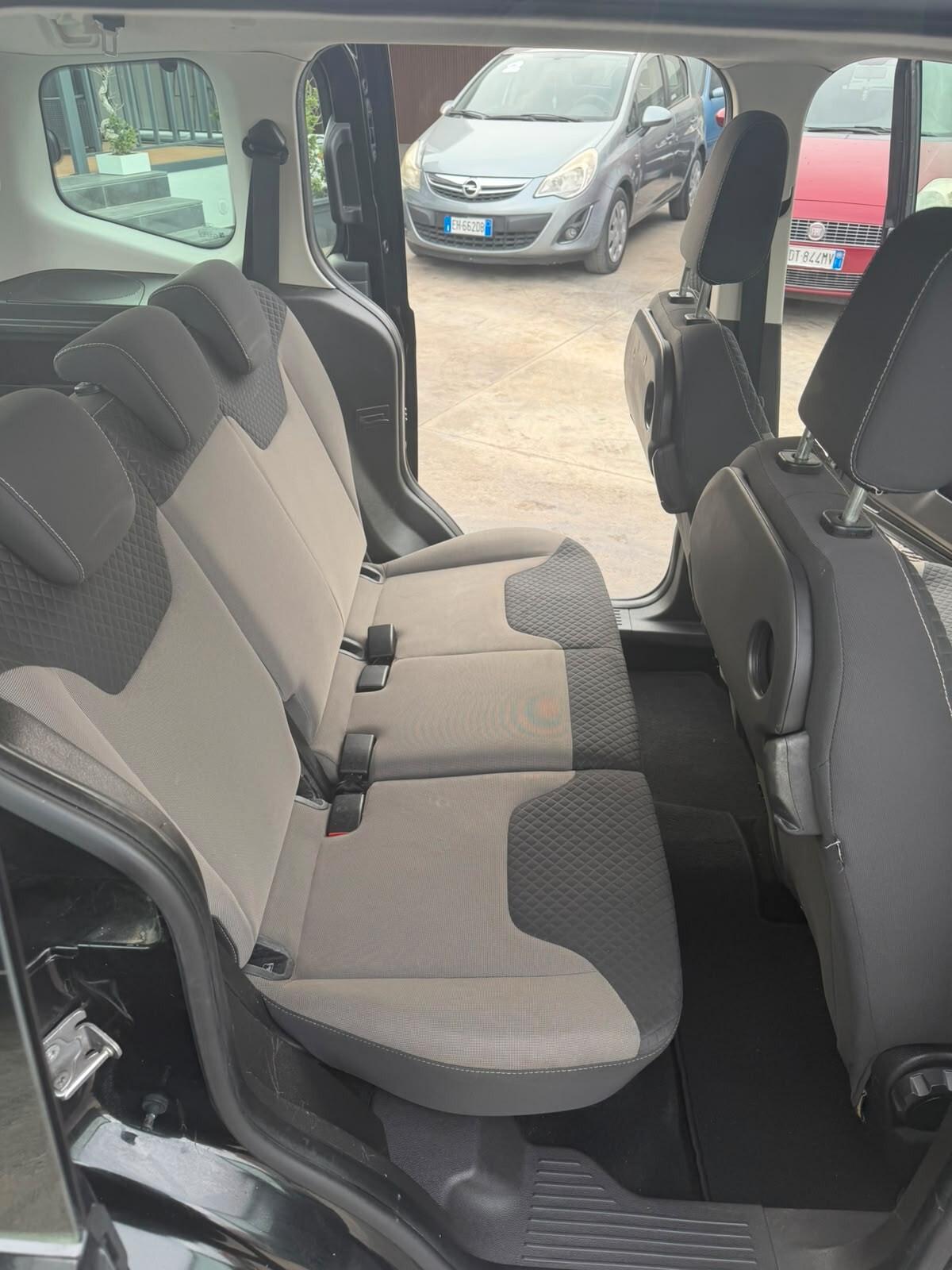Ford Tourneo Courier 1.5 TDCI 75 CV Titanium