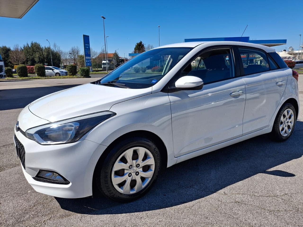 Hyundai i20 1.1 CRDi-*DIESEL EURO 6*NEOPATENTATI*