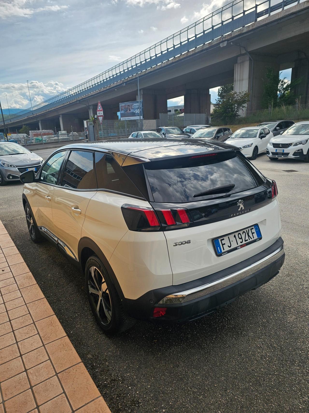 Peugeot 3008 BlueHDi 120 S&S EAT6 Allure