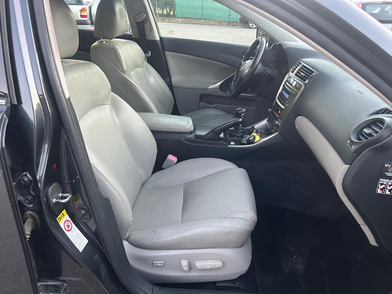 Lexus IS 220d 2.2 16V Luxury