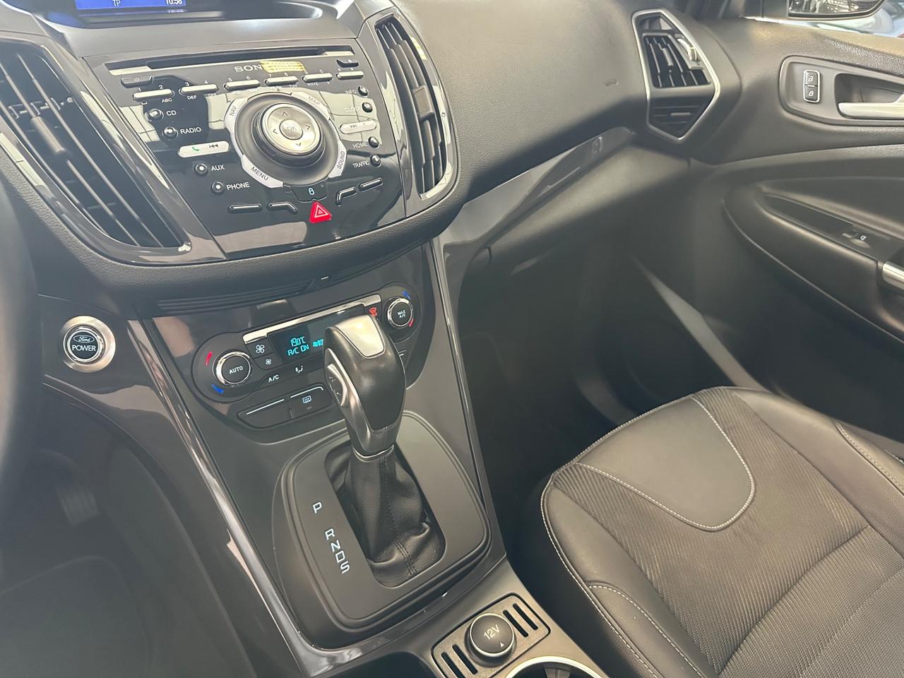 Ford Kuga 2.0 TDCI 140 CV 4WD Powershift Titanium gancio traino