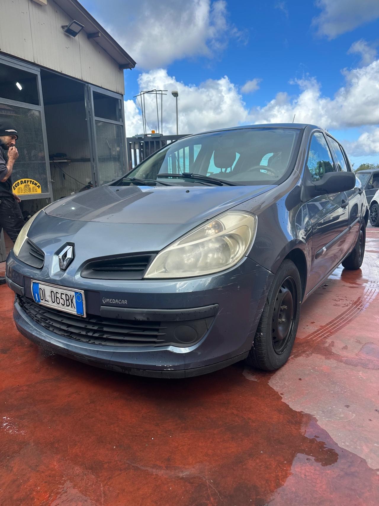 Renault Clio 1.2 16V 5 porte 4U Pack