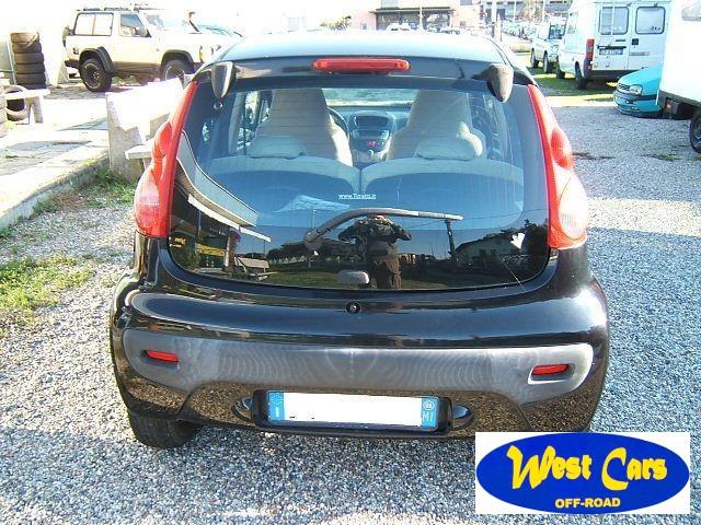 PEUGEOT - 107 - 5p. Sweet Years