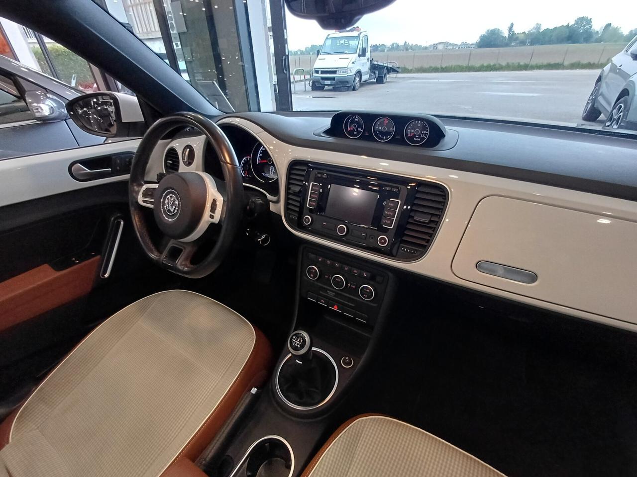 Volkswagen Maggiolino Cabrio 1.2 TSI CUP adatta a neopatentati