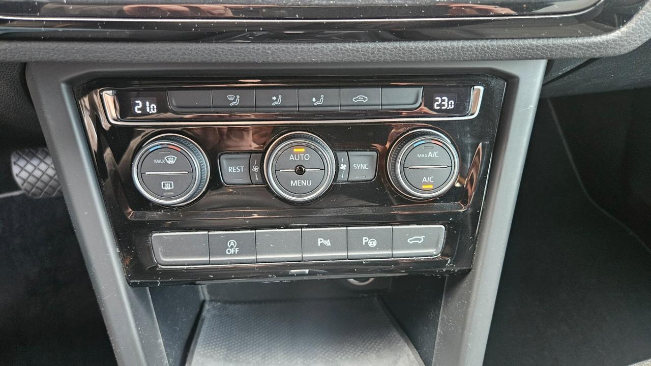 Volkswagen Touran 2.0 tdi 115cv dsg 7 POSTI-ACC-NAVY-CARPLAY