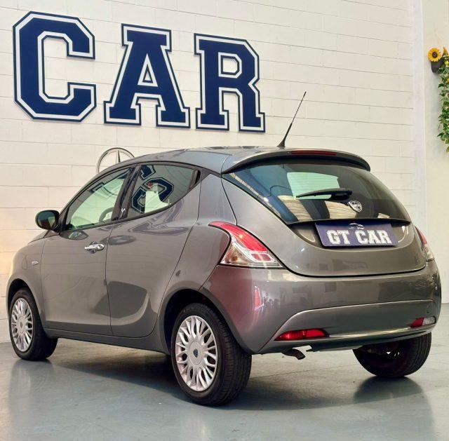 LANCIA Ypsilon 1.2 69 CV 5 porte Silver