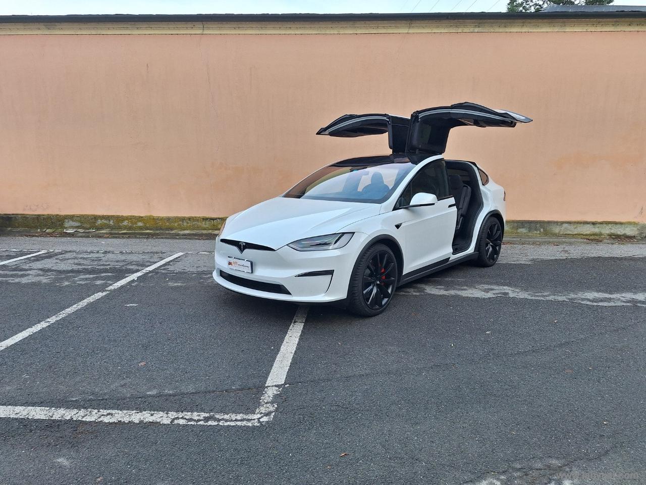 TESLA Model X All-Wheel Drive 4X4 YOKE ALI GABBIANO
