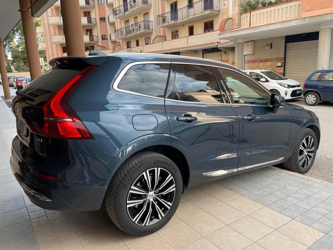 Volvo XC 60 B4 (d) 20d 197CV Aut. INSCRIPTION TETTO NAVY PELLE LED 19