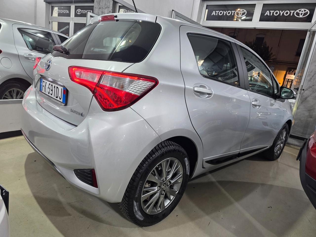 Toyota Yaris 1.5 Hybrid 73cv 1 PROPRIETARIO 2017