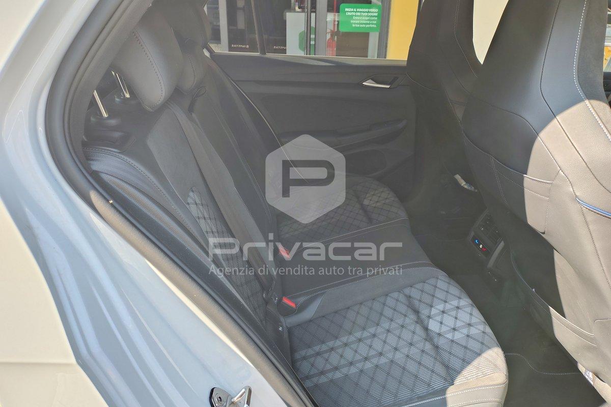 VOLKSWAGEN Golf 2.0 TDI 150 CV DSG SCR R-Line Plus