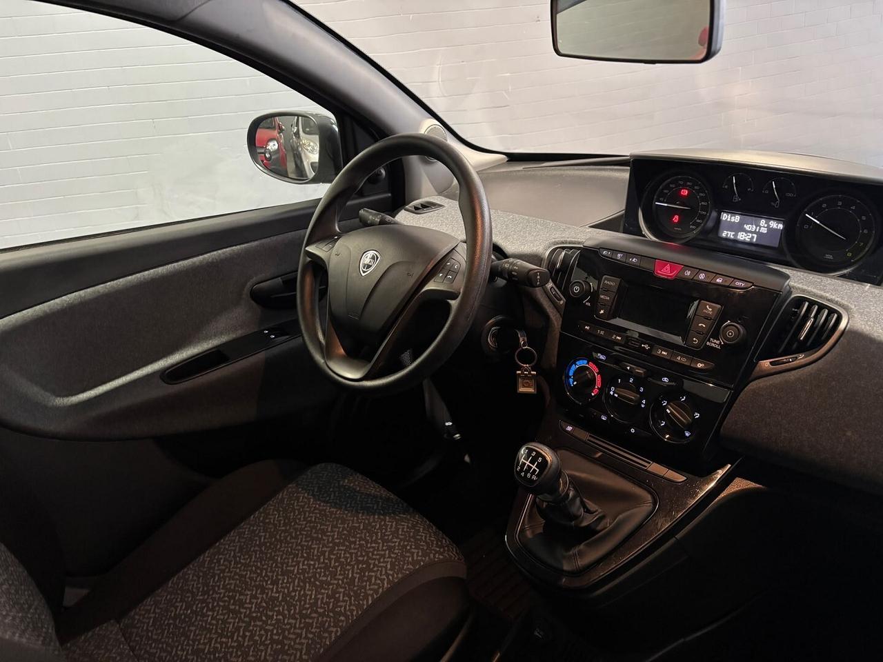 Lancia Ypsilon 1.0 HYBRID
