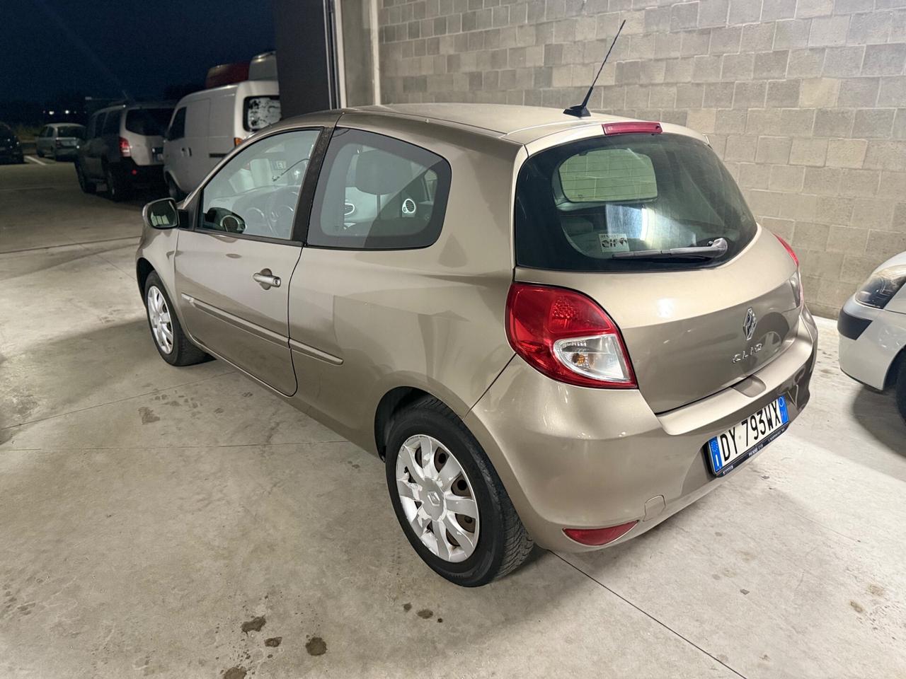 Renault Clio 1.2 16V 3 porte Luxe