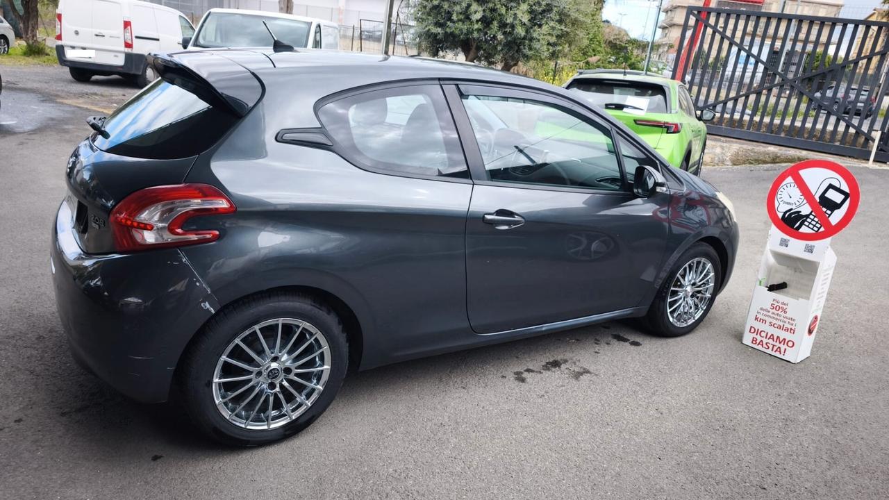 Peugeot 208 1.4 e-HDi 68 CV S&S robotizzato 3 porte Active