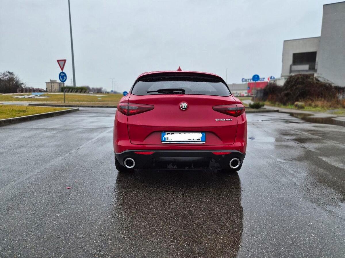 Alfa Romeo Stelvio 2.2 t Business rwd 180cv auto
