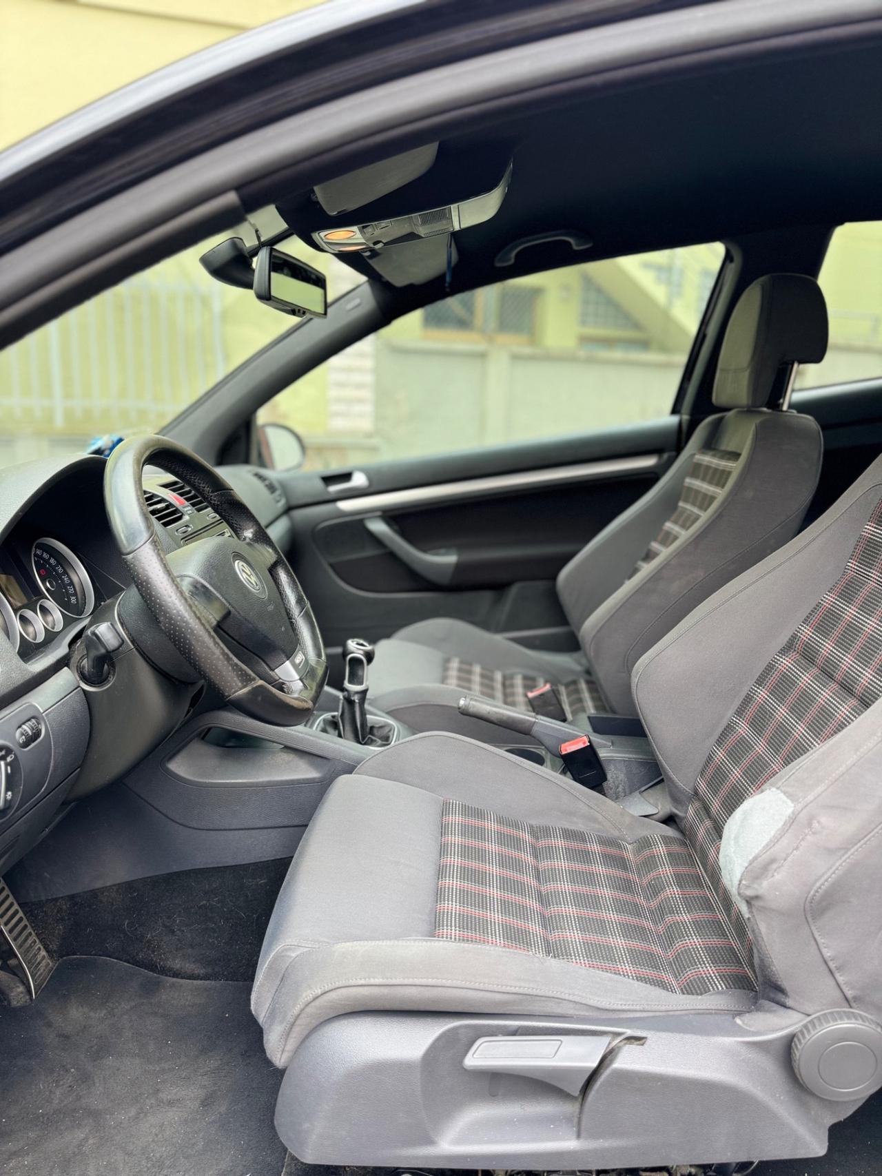 Volkswagen Golf GTI 2.0 16V TFSI 3p.