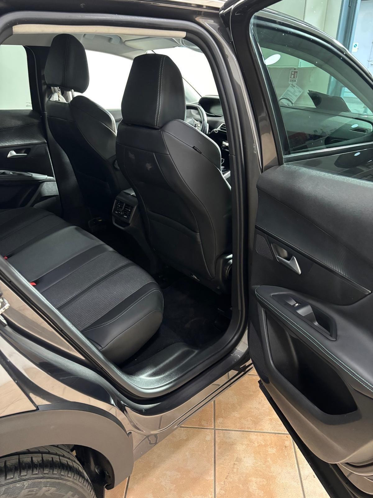 Peugeot 3008 BlueHDi 130 S&S EAT8 Allure