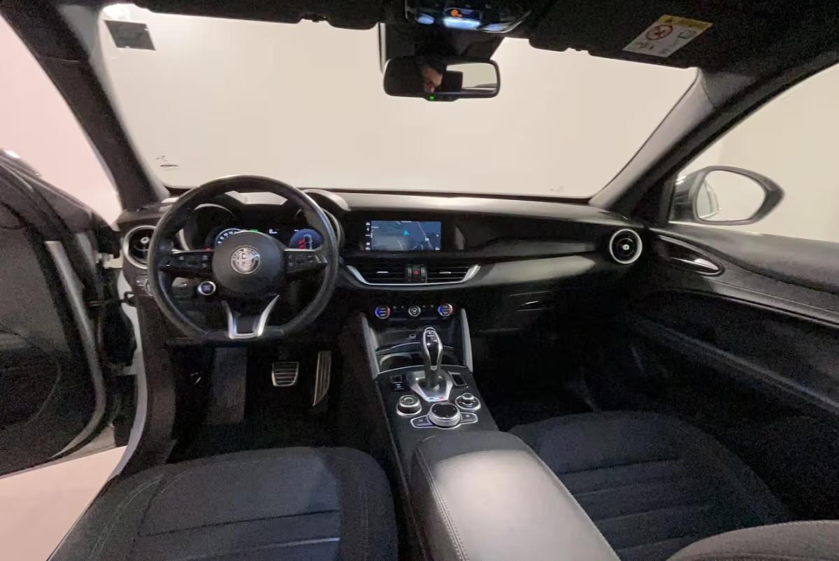 Alfa Romeo Stelvio 2.2 Turbodiesel 210 CV AT8 Q4 Competizione
