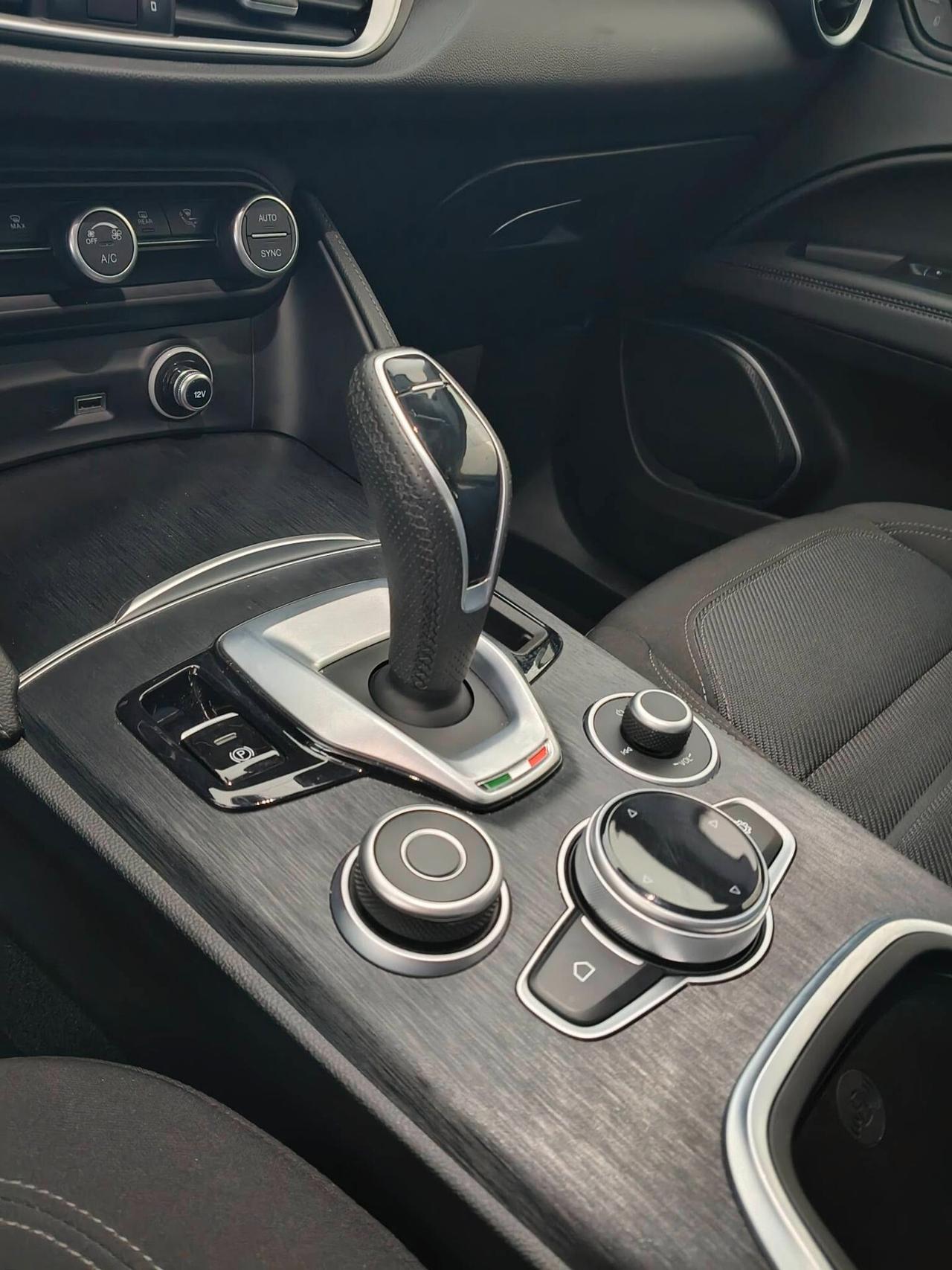 Alfa Romeo Stelvio 2.2 Turbodiesel 160 CV AT8 RWD Business