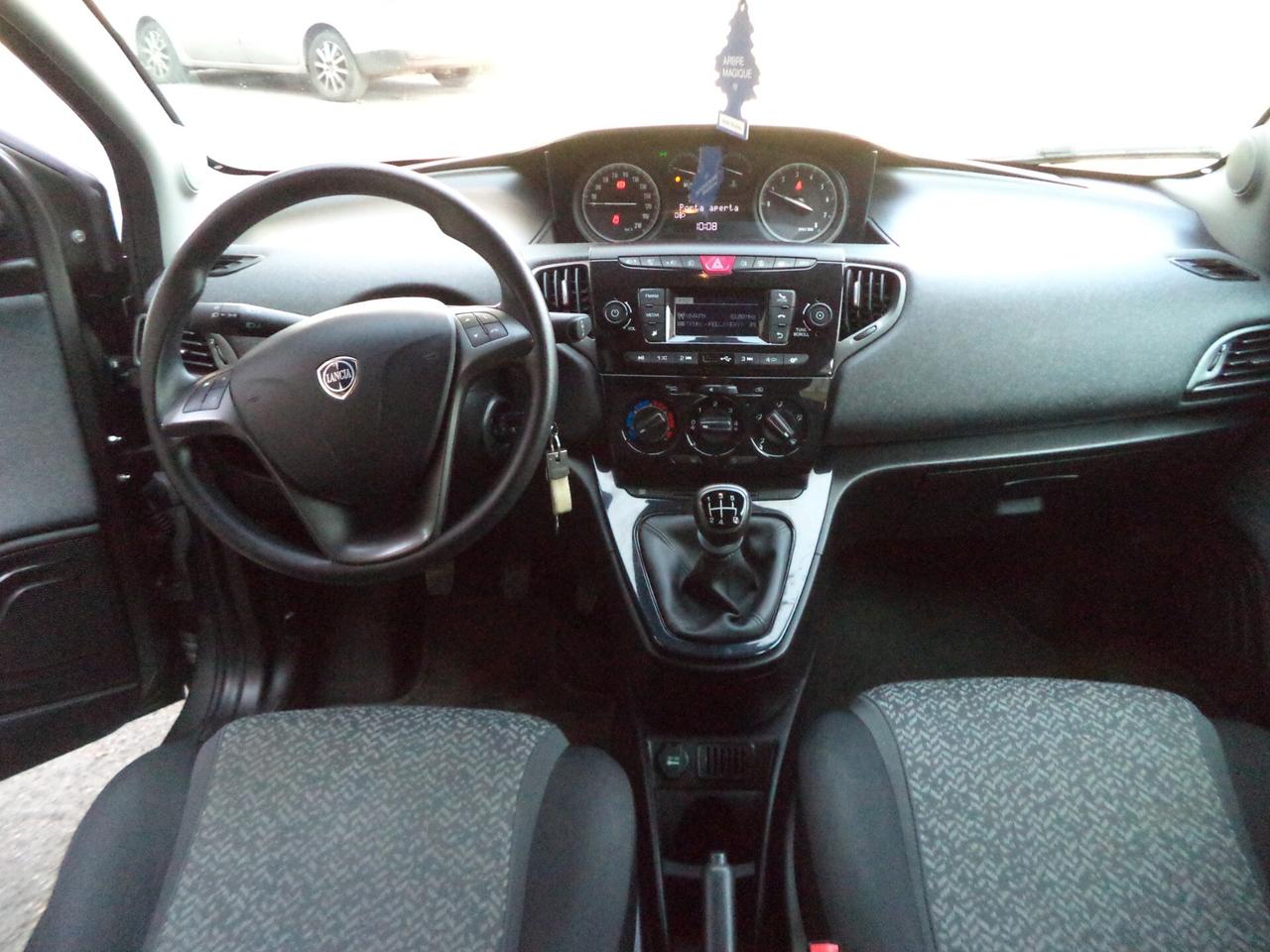 Lancia Ypsilon 1.2 69 CV 5 porte Elefantino Blu OK NEOPATENTATI