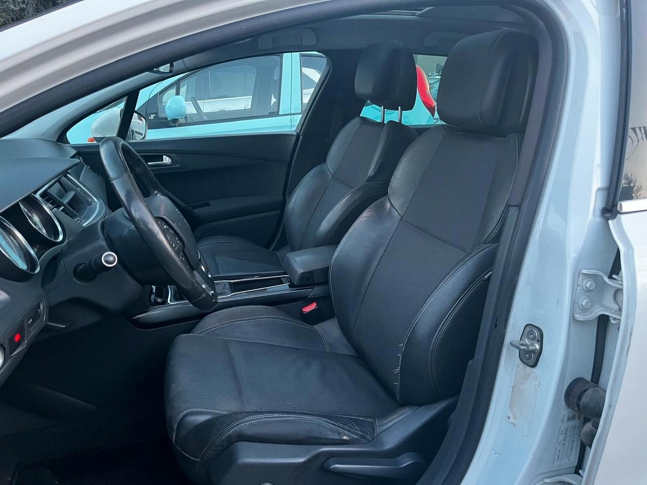 Peugeot 508 2.0 HDi 140CV SW Ciel Allure - 2013