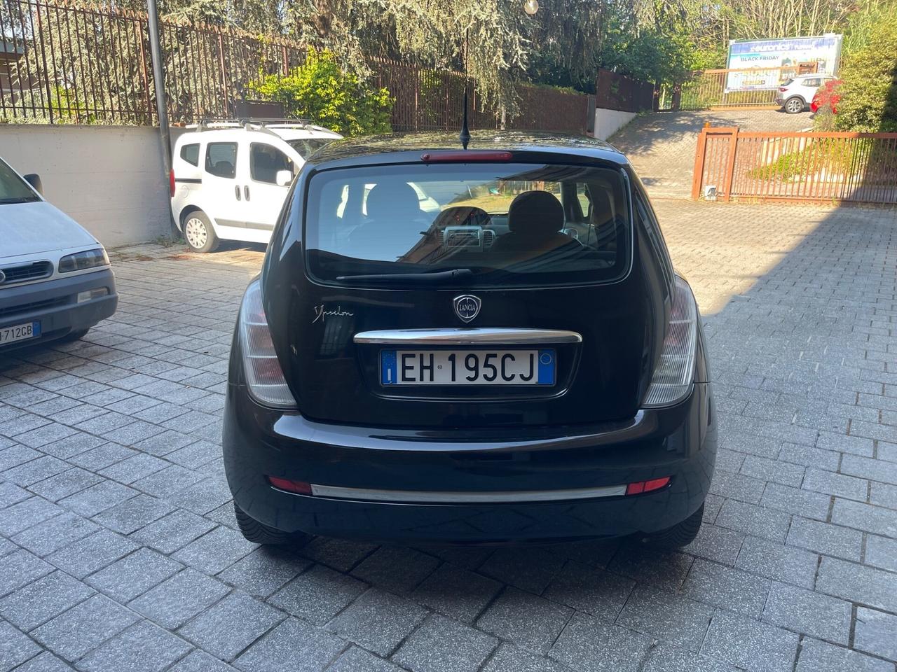Lancia Ypsilon 1.2 69 CV Unyca